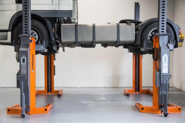 Грузовой подъемник подкатной